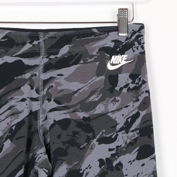 Nike Camo Cropped Leggings - Picture 3 of 7
